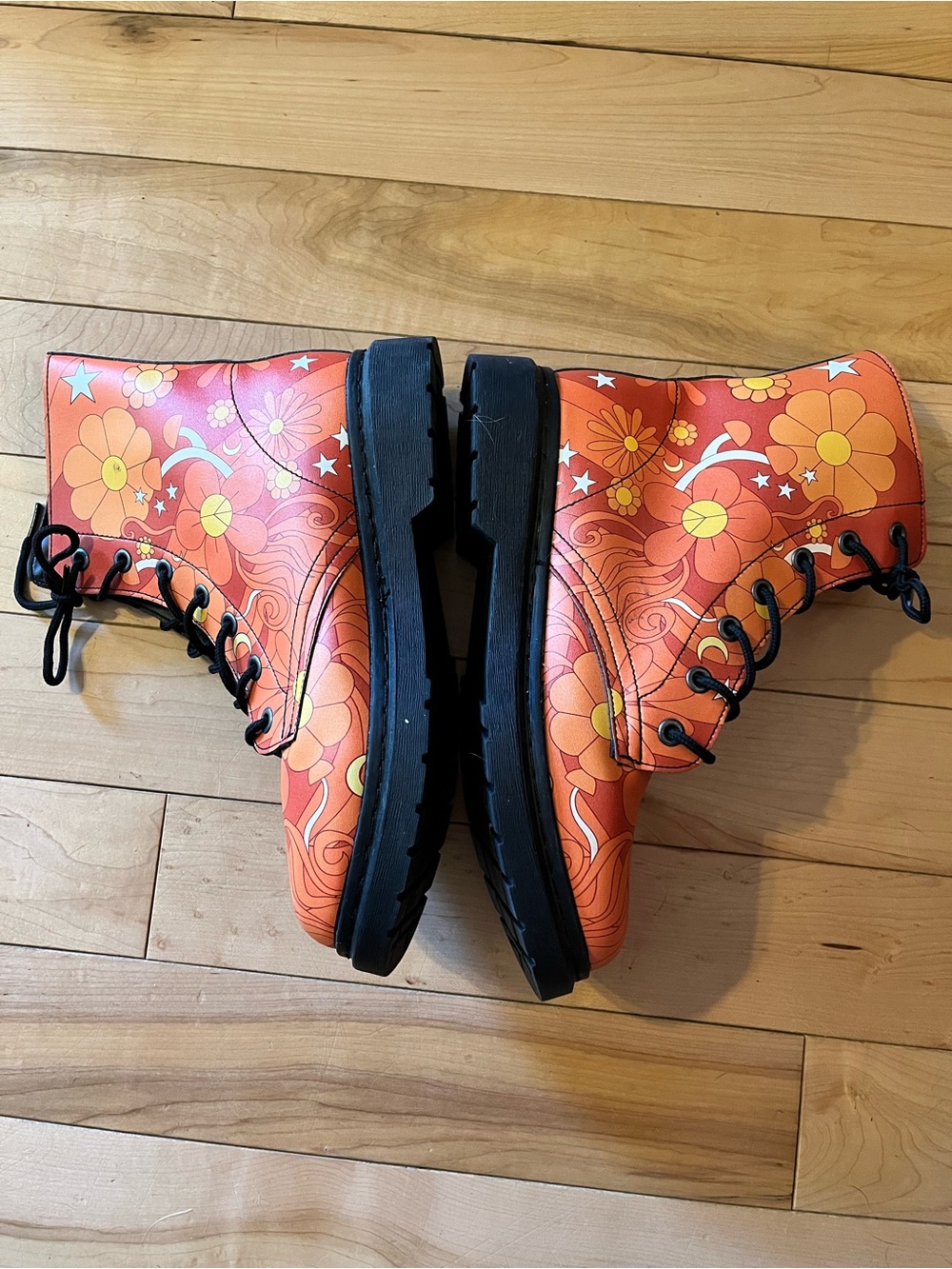 offbeat Sweetie Molly's Orange Retro Daisies Boots lace up combat size 10 - Picture 3 of 7
